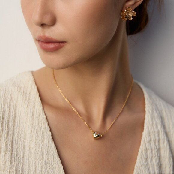 🌸 Artisan Original 3D Sculptural Flower Stud Earrings | S925 Gold - Picture 4 of 8